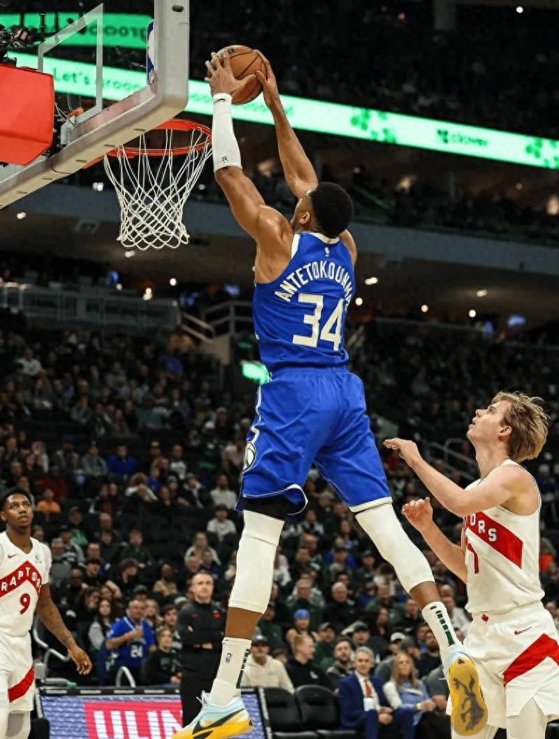 奇异果体育官网-关于字母哥迎来十五赛季高光表现，独行侠球迷沸腾！的信息